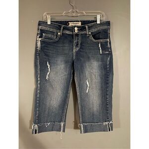 Vigold Medium Wash Distressed Denim Capris Size 7/8 (29) NWOT
